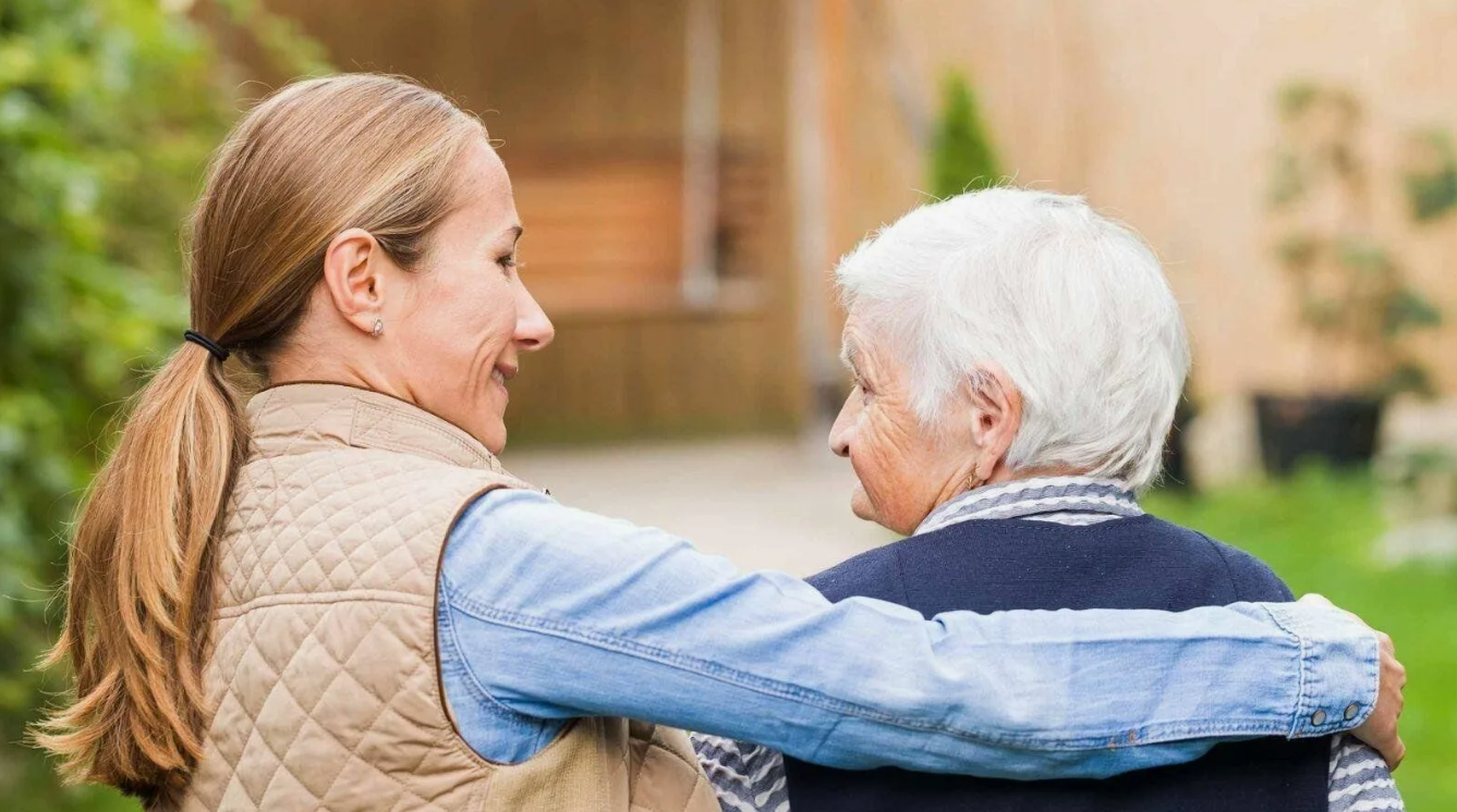Уход за пожилыми людьми: полное руководство для семьи