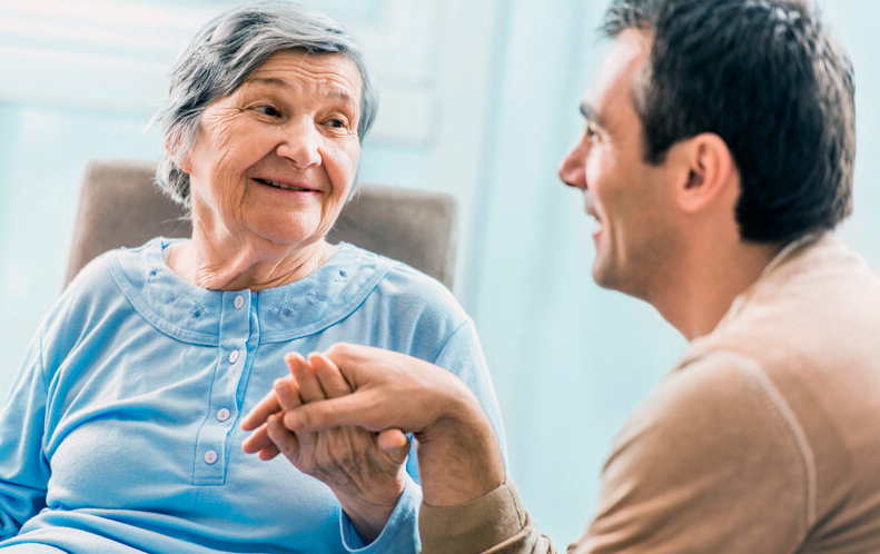 Патронаж над пожилыми людьми: оформление и особенности